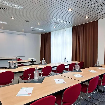 Ibis Hotell 2*