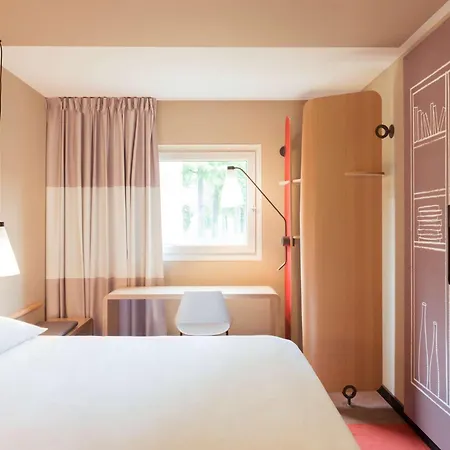 Ibis Готель 2*