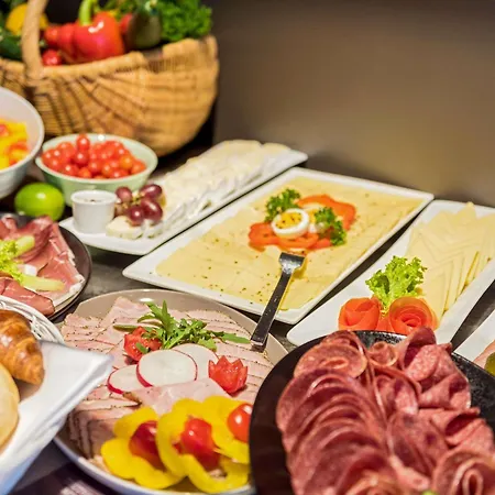 Ibis Hotel 3*
